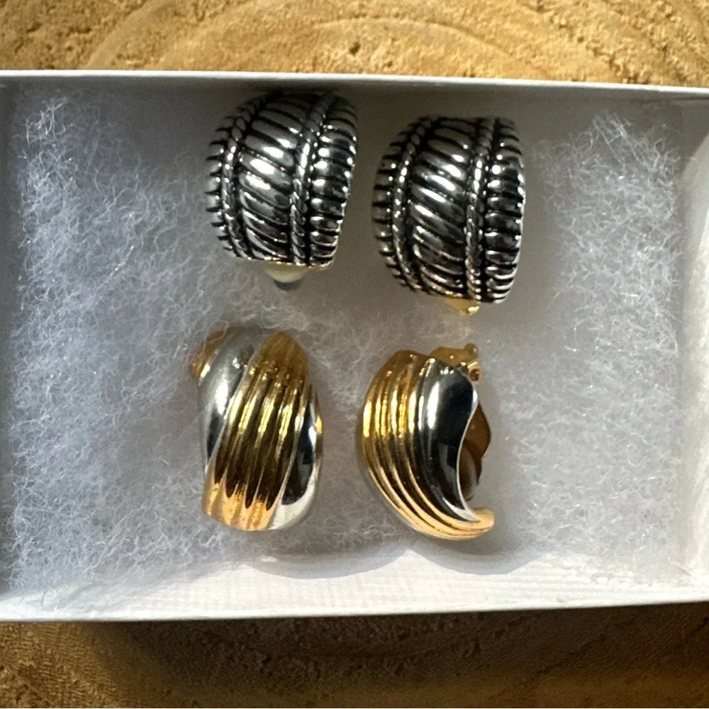 Bundles vintage clip-on earrings